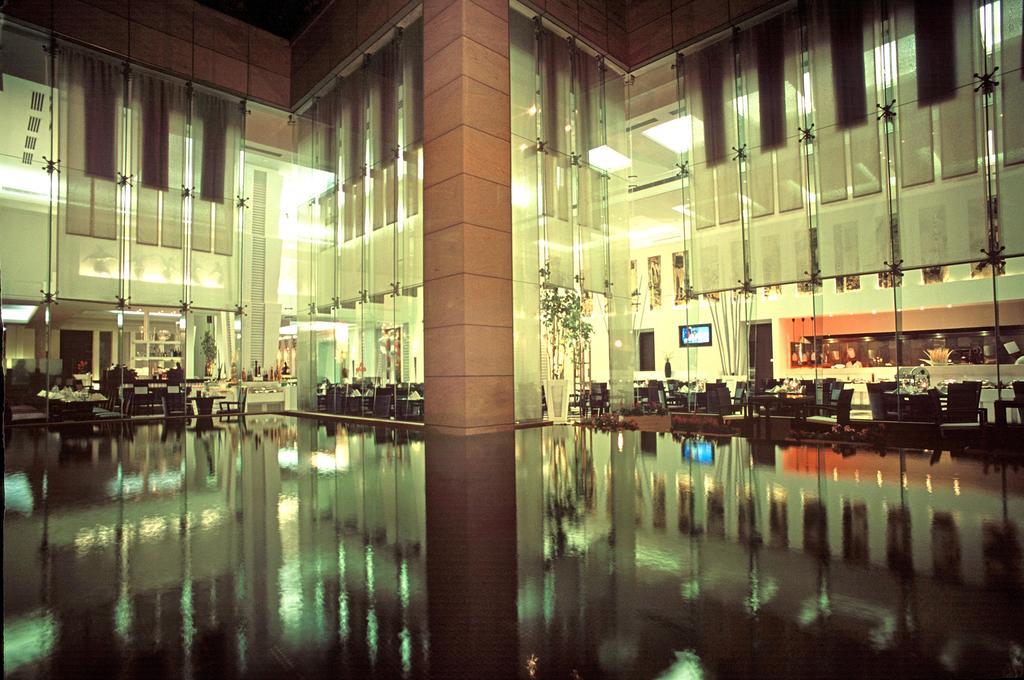 Hotel Radisson Noida Exteriér fotografie
