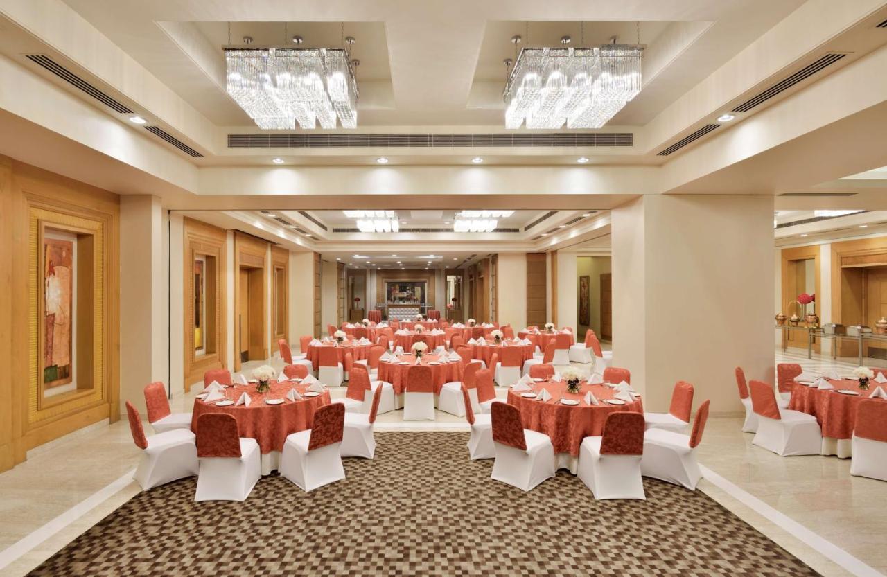 Hotel Radisson Noida Exteriér fotografie