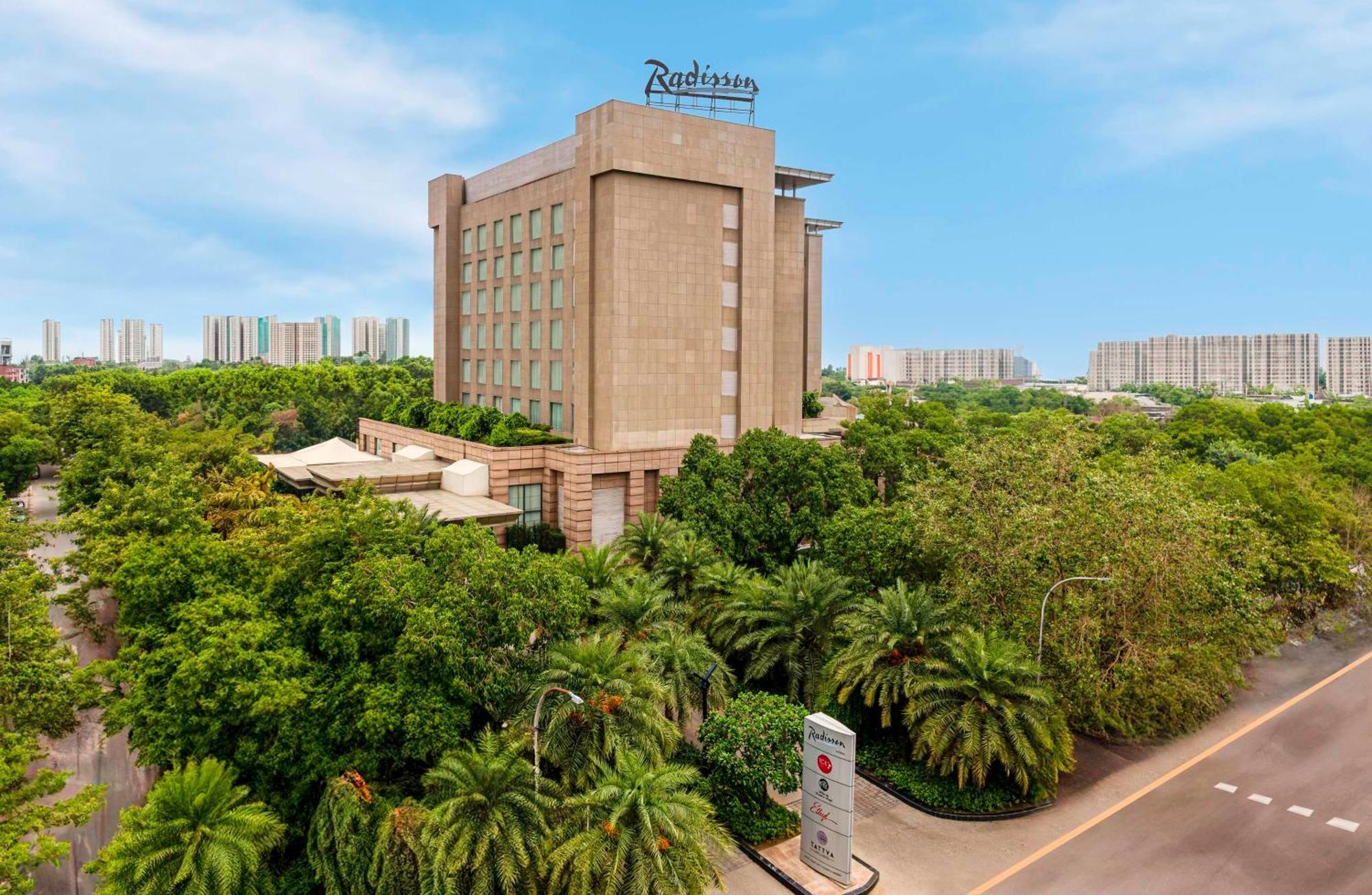 Hotel Radisson Noida Exteriér fotografie