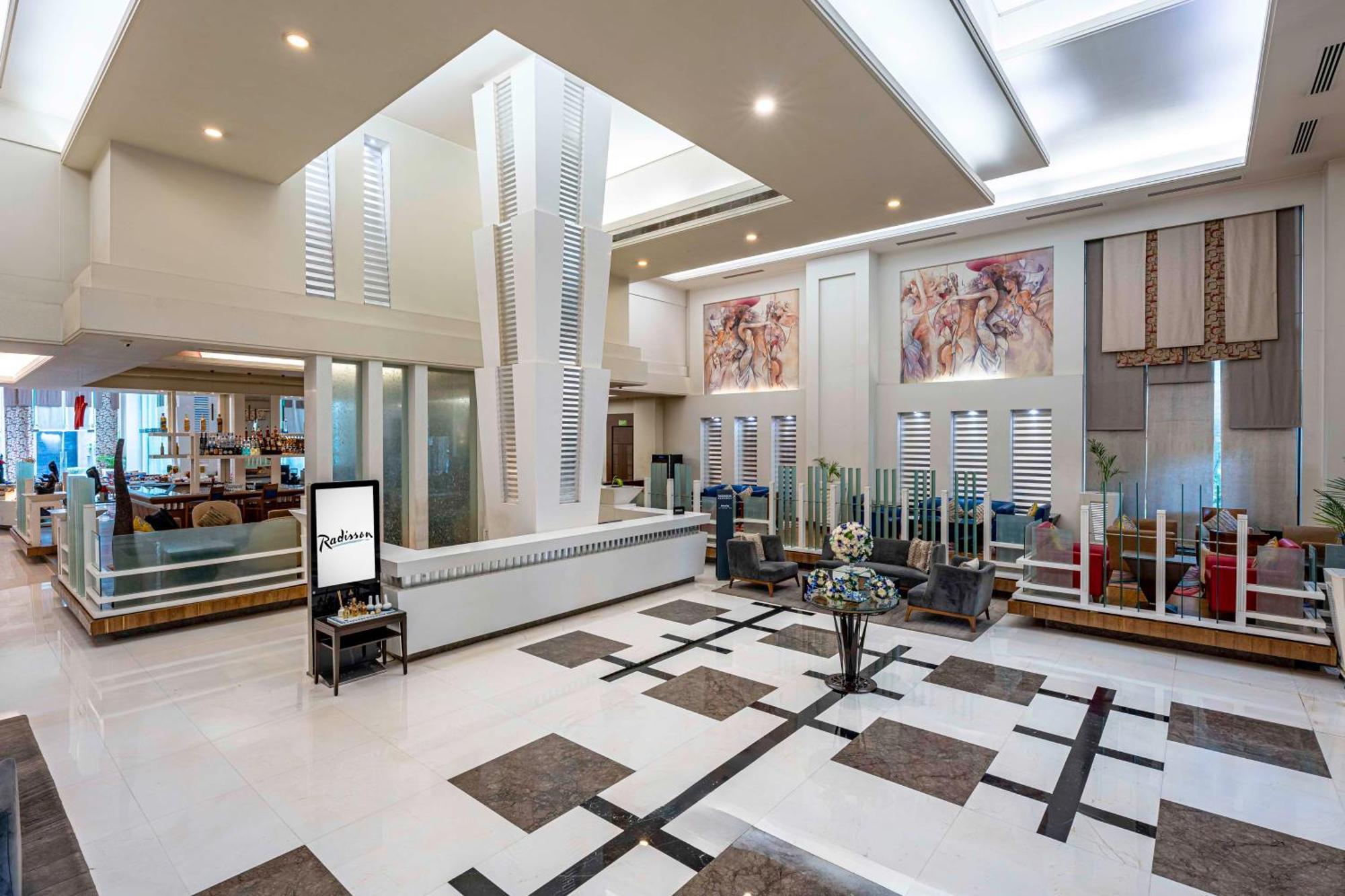 Hotel Radisson Noida Exteriér fotografie