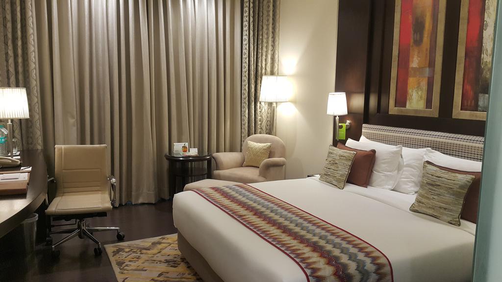 Hotel Radisson Noida Exteriér fotografie