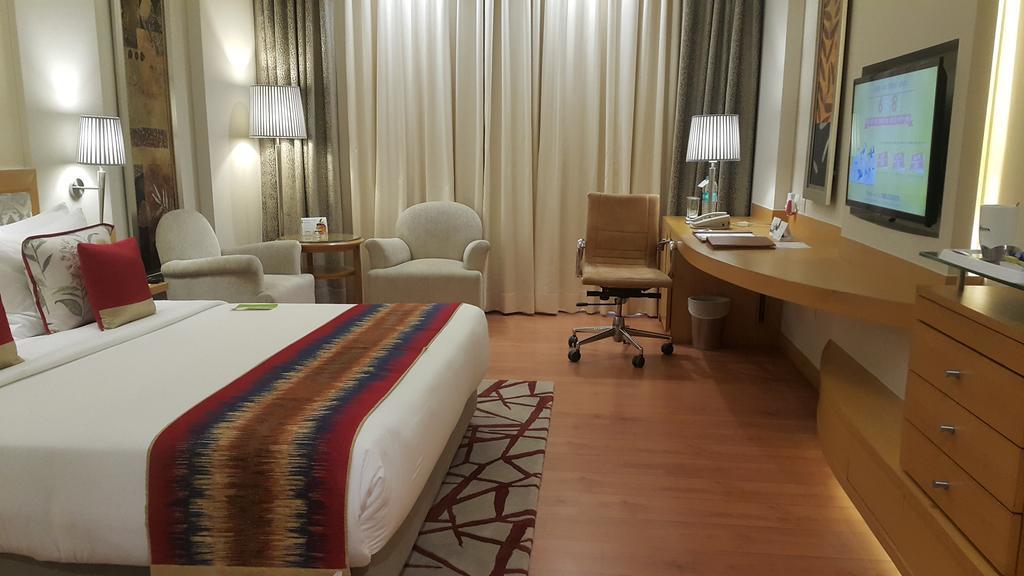 Hotel Radisson Noida Exteriér fotografie