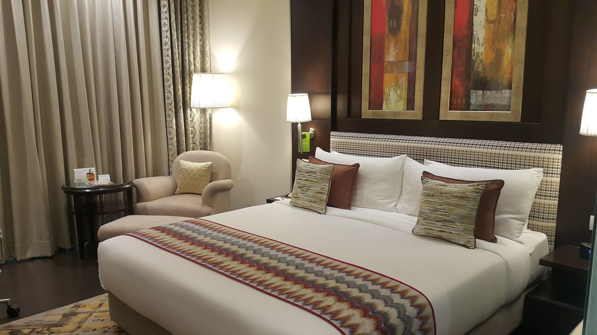 Hotel Radisson Noida Exteriér fotografie