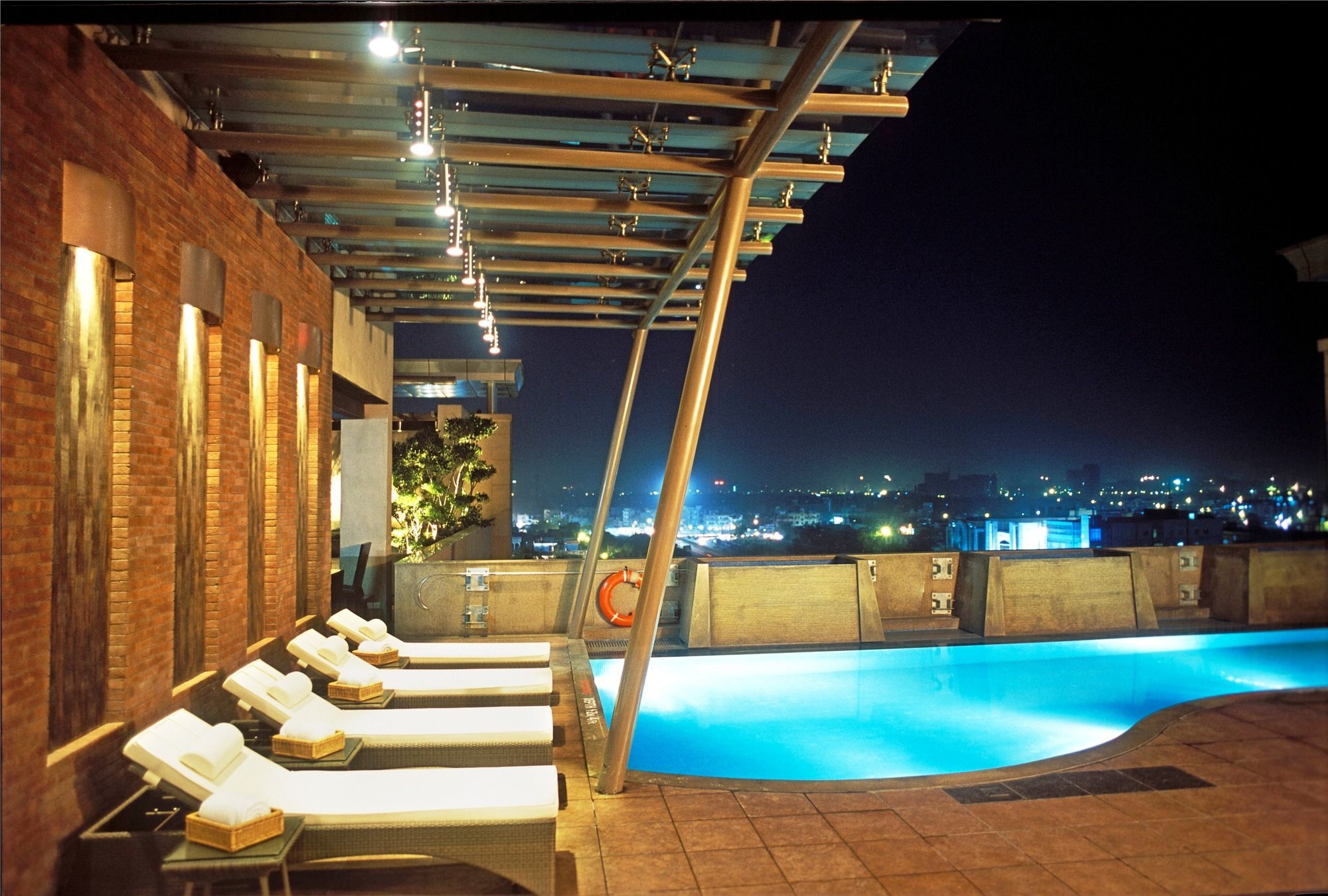 Hotel Radisson Noida Exteriér fotografie